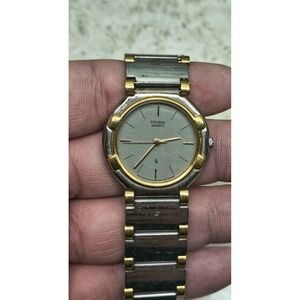 Vintage Dainty Oldmoney Silver Gold Two Tone Citizen Women's Watch Classy Stylis